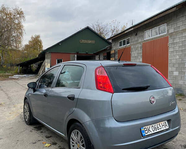 Фиат Гранде Пунто 2010 в Березно на Automoto.ua Серый Фиат Гранде Пунто, объемом двигателя 1.37 л и пробегом 134 тыс. км за 4750 $, фото 6 на Automoto.ua