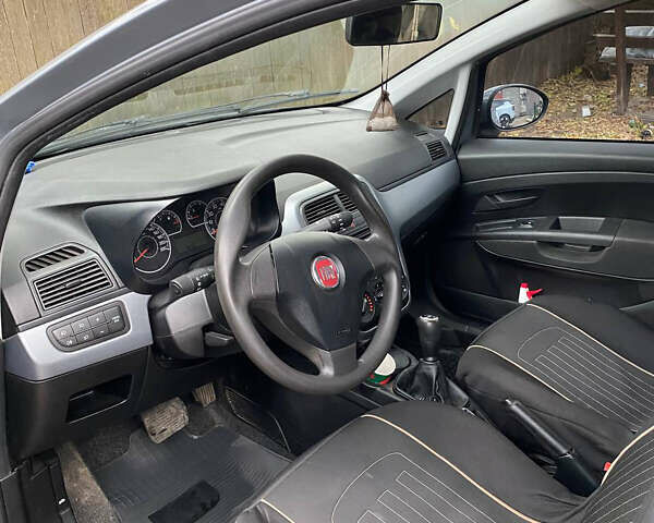 Фиат Гранде Пунто 2010 в Березно на Automoto.ua Серый Фиат Гранде Пунто, объемом двигателя 1.37 л и пробегом 134 тыс. км за 4750 $, фото 17 на Automoto.ua