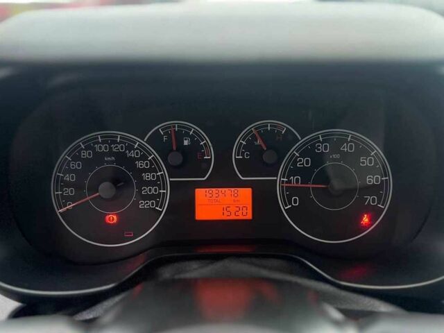 Серый Фиат Гранде Пунто, объемом двигателя 1.4 л и пробегом 194 тыс. км за 5500 $, фото 12 на Automoto.ua