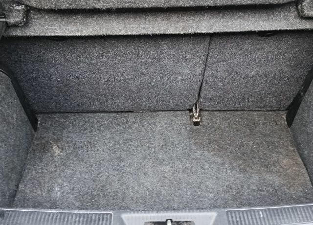 Серый Фиат Гранде Пунто, объемом двигателя 1.4 л и пробегом 195 тыс. км за 4500 $, фото 6 на Automoto.ua