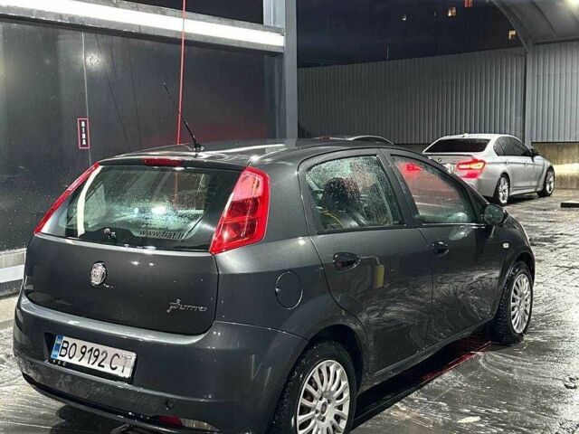 Серый Фиат Гранде Пунто, объемом двигателя 1.2 л и пробегом 211 тыс. км за 4800 $, фото 4 на Automoto.ua