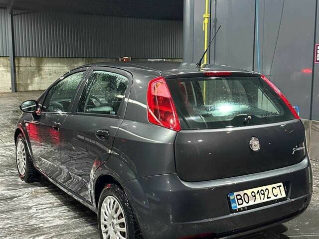 Серый Фиат Гранде Пунто, объемом двигателя 1.2 л и пробегом 211 тыс. км за 4800 $, фото 3 на Automoto.ua