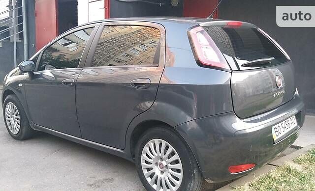 Серый Фиат Гранде Пунто, объемом двигателя 1.4 л и пробегом 167 тыс. км за 4500 $, фото 8 на Automoto.ua