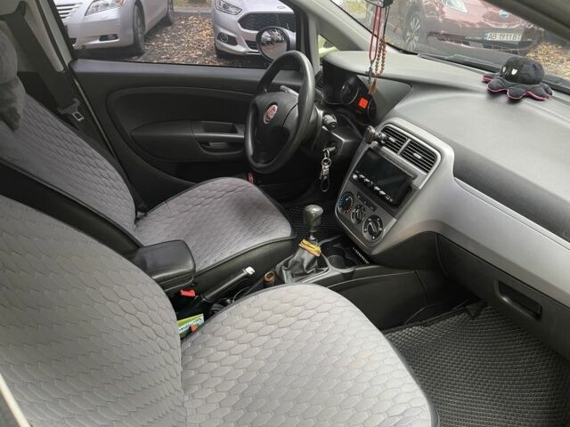 Фіат Гранде Пунто 2012 у Вінниці на Automoto.ua Сірий Фіат Гранде Пунто, об'ємом двигуна 1.4 л та пробігом 219 тис. км за 5699 $, фото 10 на Automoto.ua