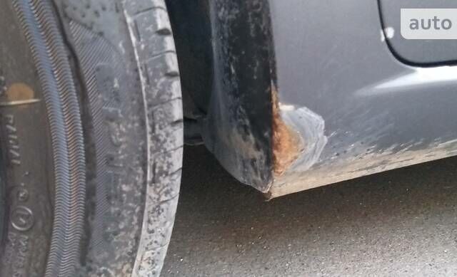 Серый Фиат Гранде Пунто, объемом двигателя 1.4 л и пробегом 167 тыс. км за 4500 $, фото 14 на Automoto.ua