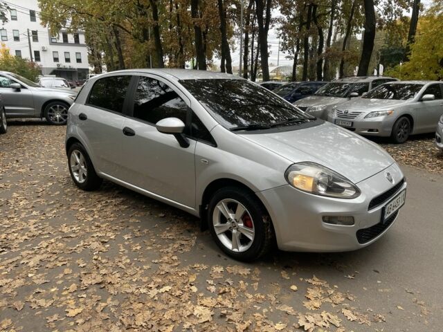 Фіат Гранде Пунто 2012 у Вінниці на Automoto.ua Сірий Фіат Гранде Пунто, об'ємом двигуна 1.4 л та пробігом 219 тис. км за 5699 $, фото 2 на Automoto.ua