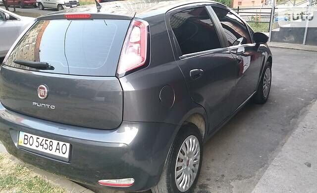 Серый Фиат Гранде Пунто, объемом двигателя 1.4 л и пробегом 167 тыс. км за 4500 $, фото 5 на Automoto.ua