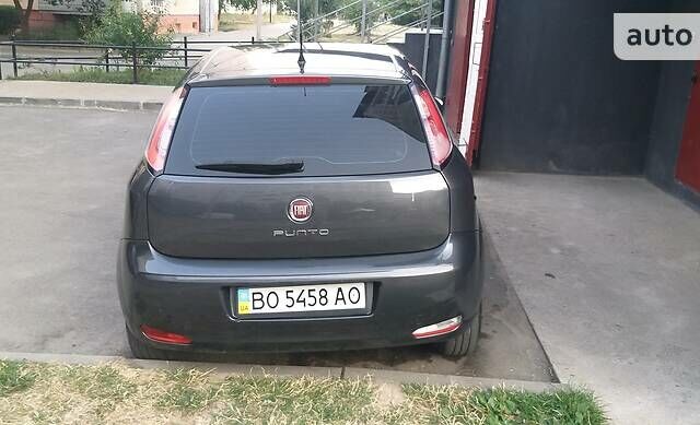 Серый Фиат Гранде Пунто, объемом двигателя 1.4 л и пробегом 167 тыс. км за 4500 $, фото 7 на Automoto.ua