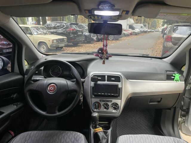 Фіат Гранде Пунто 2012 у Вінниці на Automoto.ua Сірий Фіат Гранде Пунто, об'ємом двигуна 1.4 л та пробігом 219 тис. км за 5699 $, фото 11 на Automoto.ua