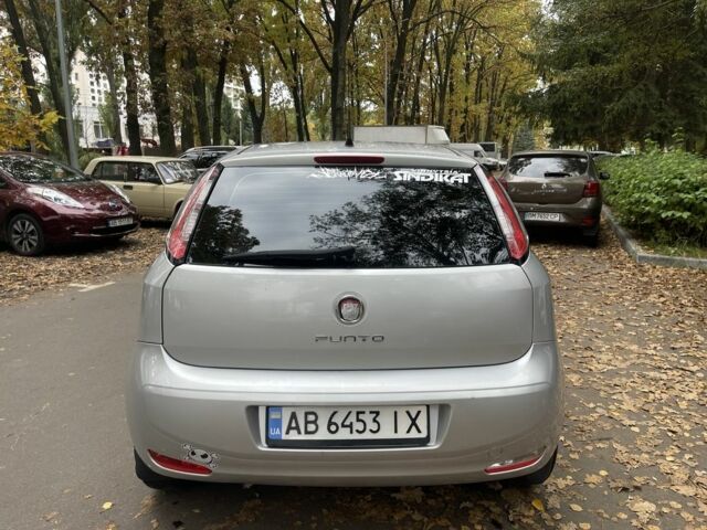 Фіат Гранде Пунто 2012 у Вінниці на Automoto.ua Сірий Фіат Гранде Пунто, об'ємом двигуна 1.4 л та пробігом 219 тис. км за 5699 $, фото 4 на Automoto.ua