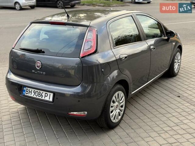 Фиат Гранде Пунто 2013 в Одессе на Automoto.ua Серый Фиат Гранде Пунто, объемом двигателя 1.37 л и пробегом 108 тыс. км за 6300 $, фото 1 на Automoto.ua