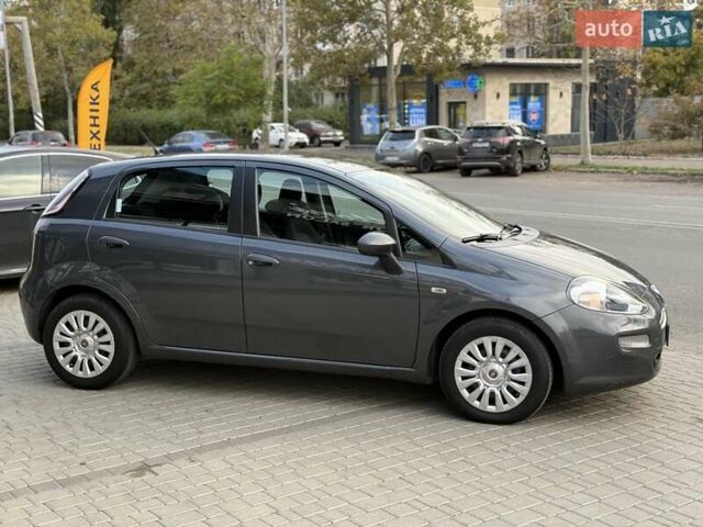 Фиат Гранде Пунто 2013 в Одессе на Automoto.ua Серый Фиат Гранде Пунто, объемом двигателя 1.37 л и пробегом 108 тыс. км за 6300 $, фото 11 на Automoto.ua