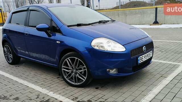 Синій Фіат Гранде Пунто, об'ємом двигуна 1.37 л та пробігом 158 тис. км за 5000 $, фото 2 на Automoto.ua