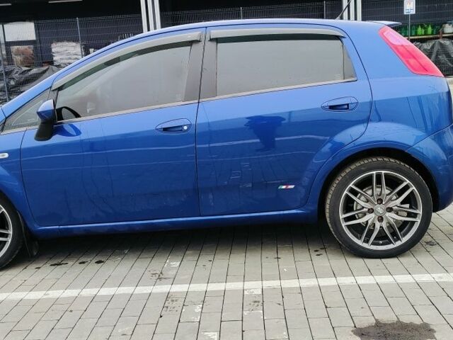 Синій Фіат Гранде Пунто, об'ємом двигуна 1.4 л та пробігом 159 тис. км за 5000 $, фото 3 на Automoto.ua