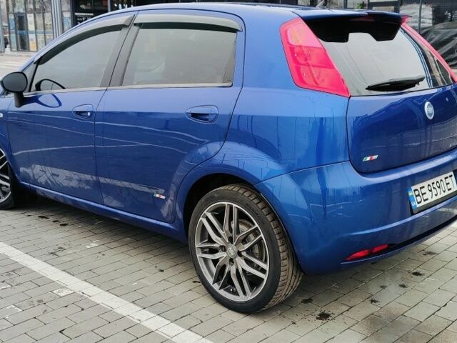 Синій Фіат Гранде Пунто, об'ємом двигуна 1.4 л та пробігом 159 тис. км за 5000 $, фото 4 на Automoto.ua