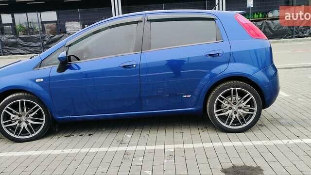 Синій Фіат Гранде Пунто, об'ємом двигуна 1.37 л та пробігом 158 тис. км за 5000 $, фото 3 на Automoto.ua