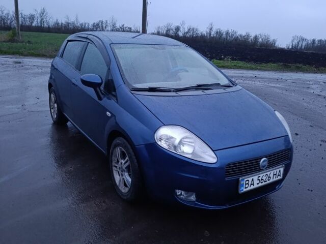 Синій Фіат Гранде Пунто, об'ємом двигуна 1.4 л та пробігом 312 тис. км за 3200 $, фото 3 на Automoto.ua