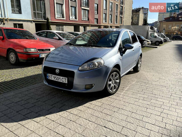 Синий Фиат Гранде Пунто, объемом двигателя 1.37 л и пробегом 320 тыс. км за 3000 $, фото 1 на Automoto.ua