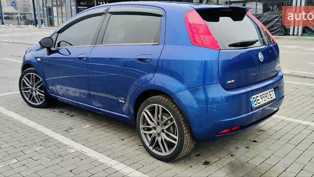 Синій Фіат Гранде Пунто, об'ємом двигуна 1.37 л та пробігом 158 тис. км за 5000 $, фото 4 на Automoto.ua