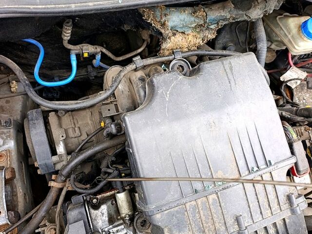 Синий Фиат Гранде Пунто, объемом двигателя 1.4 л и пробегом 260 тыс. км за 600 $, фото 4 на Automoto.ua