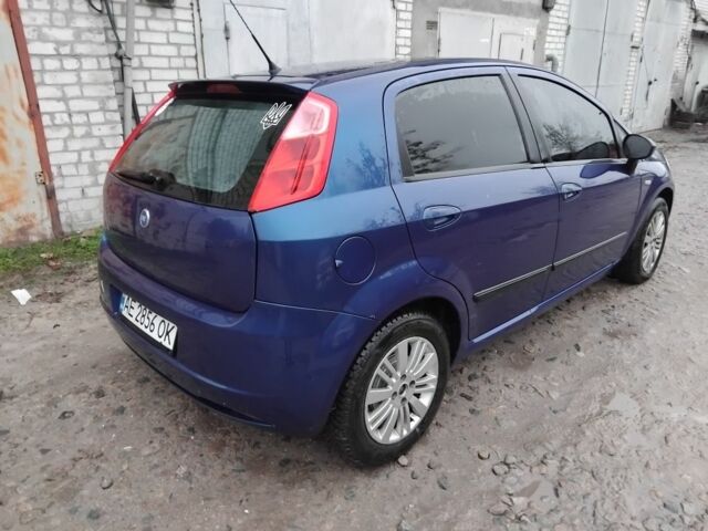 Синій Фіат Гранде Пунто, об'ємом двигуна 1.4 л та пробігом 298 тис. км за 4000 $, фото 3 на Automoto.ua