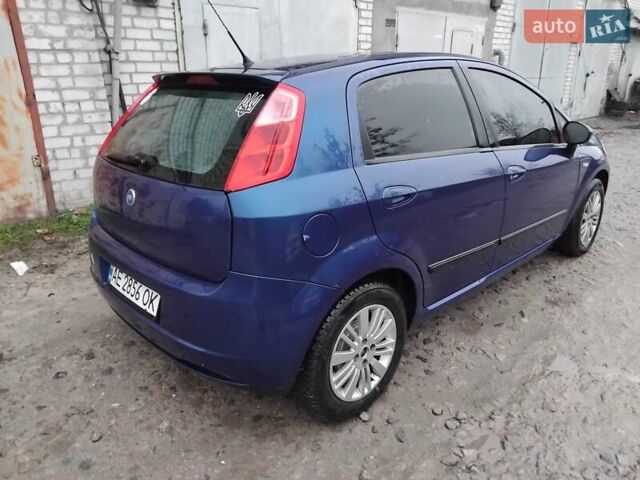Синий Фиат Гранде Пунто, объемом двигателя 1.37 л и пробегом 298 тыс. км за 4000 $, фото 6 на Automoto.ua