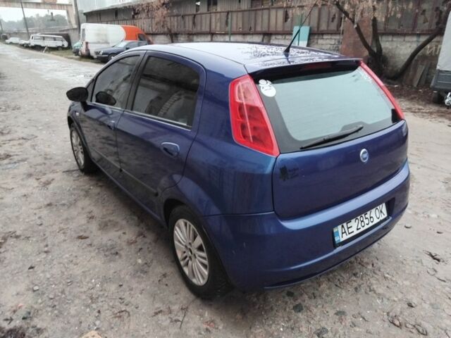 Синій Фіат Гранде Пунто, об'ємом двигуна 1.4 л та пробігом 298 тис. км за 4000 $, фото 2 на Automoto.ua