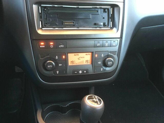 Синий Фиат Гранде Пунто, объемом двигателя 0 л и пробегом 118 тыс. км за 4470 $, фото 6 на Automoto.ua