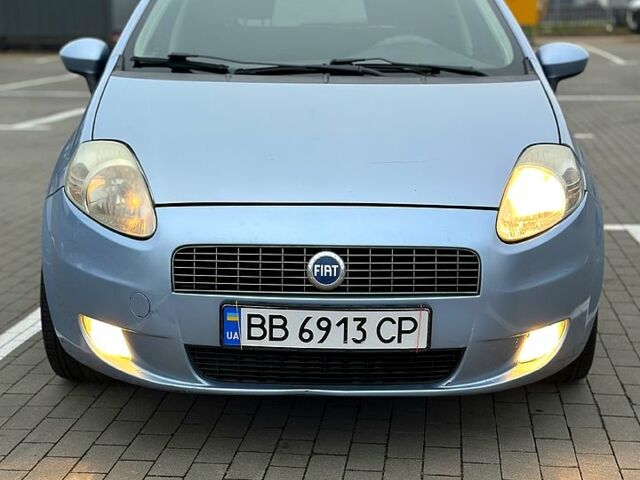Синий Фиат Гранде Пунто, объемом двигателя 1.4 л и пробегом 160 тыс. км за 3499 $, фото 1 на Automoto.ua