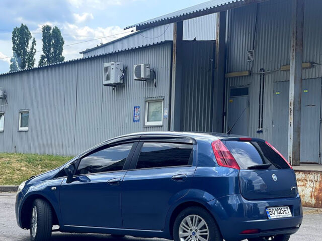 Синій Фіат Гранде Пунто, об'ємом двигуна 1.4 л та пробігом 166 тис. км за 4400 $, фото 5 на Automoto.ua