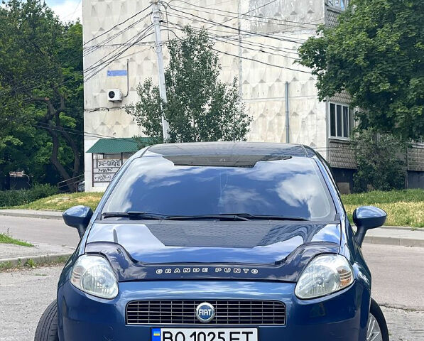 Синій Фіат Гранде Пунто, об'ємом двигуна 1.4 л та пробігом 166 тис. км за 4400 $, фото 1 на Automoto.ua