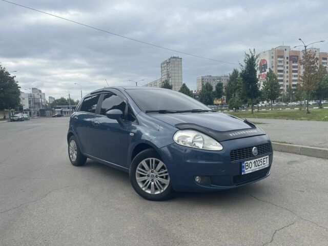 Синій Фіат Гранде Пунто, об'ємом двигуна 1.4 л та пробігом 166 тис. км за 4200 $, фото 1 на Automoto.ua