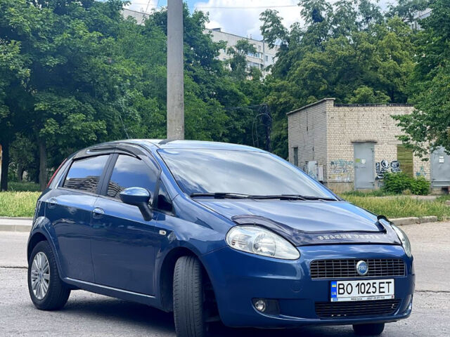 Синій Фіат Гранде Пунто, об'ємом двигуна 1.4 л та пробігом 166 тис. км за 4400 $, фото 2 на Automoto.ua