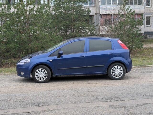 Синий Фиат Гранде Пунто, объемом двигателя 1.4 л и пробегом 204 тыс. км за 3999 $, фото 1 на Automoto.ua