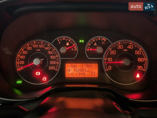 Синій Фіат Гранде Пунто, об'ємом двигуна 1.37 л та пробігом 159 тис. км за 4300 $, фото 11 на Automoto.ua