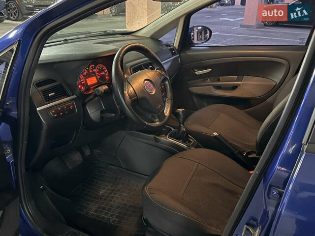 Синій Фіат Гранде Пунто, об'ємом двигуна 1.37 л та пробігом 159 тис. км за 4300 $, фото 8 на Automoto.ua