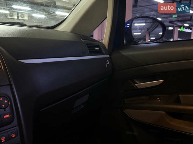 Синій Фіат Гранде Пунто, об'ємом двигуна 1.37 л та пробігом 159 тис. км за 4300 $, фото 15 на Automoto.ua