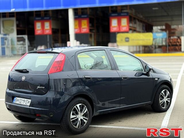 Синий Фиат Гранде Пунто, объемом двигателя 1.2 л и пробегом 235 тыс. км за 2650 $, фото 4 на Automoto.ua