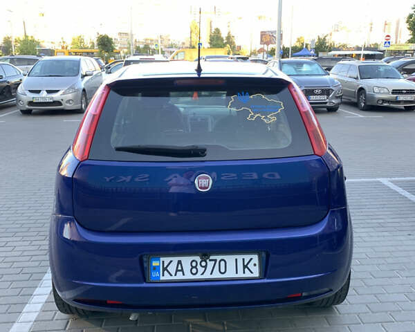 Синий Фиат Гранде Пунто, объемом двигателя 1.37 л и пробегом 360 тыс. км за 3400 $, фото 1 на Automoto.ua