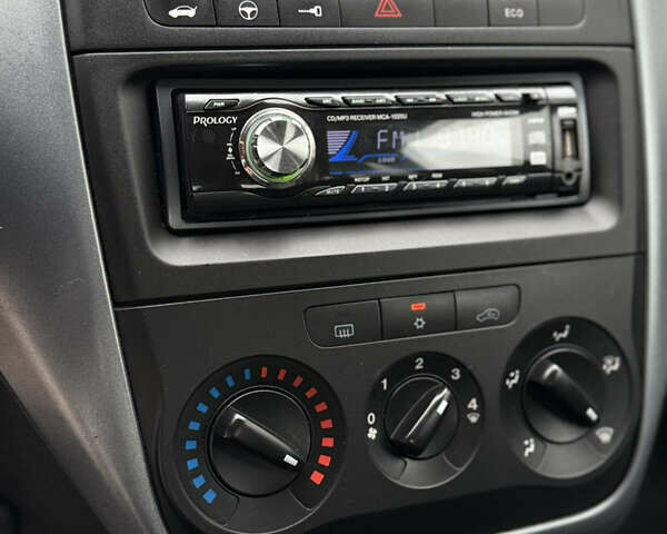 Синий Фиат Гранде Пунто, объемом двигателя 1.4 л и пробегом 154 тыс. км за 4400 $, фото 12 на Automoto.ua