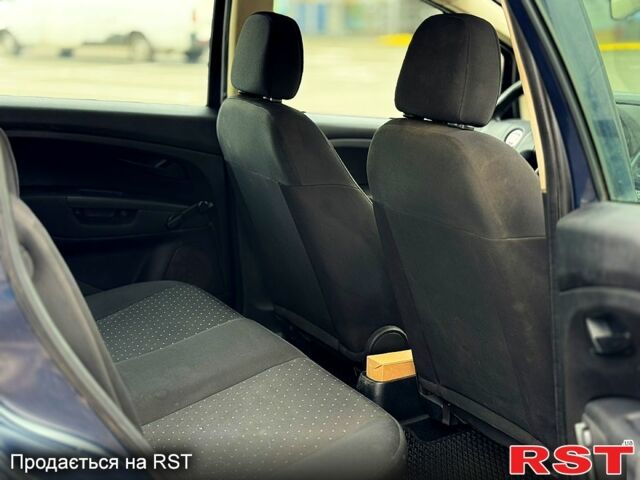 Синий Фиат Гранде Пунто, объемом двигателя 1.2 л и пробегом 235 тыс. км за 2650 $, фото 7 на Automoto.ua