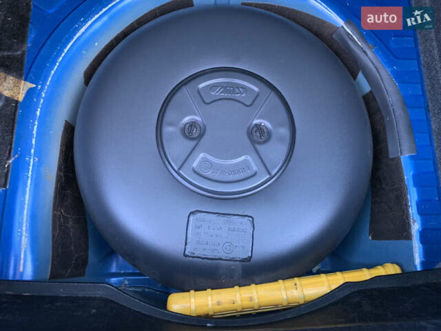 Синий Фиат Гранде Пунто, объемом двигателя 1.37 л и пробегом 360 тыс. км за 3400 $, фото 9 на Automoto.ua