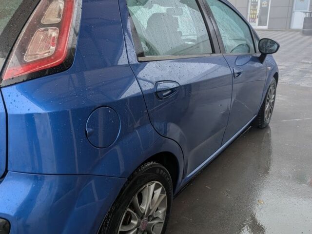 Синий Фиат Гранде Пунто, объемом двигателя 1.2 л и пробегом 238 тыс. км за 4500 $, фото 2 на Automoto.ua