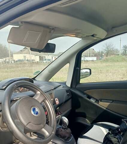 Черный Фиат Идея, объемом двигателя 1.4 л и пробегом 186 тыс. км за 4000 $, фото 5 на Automoto.ua