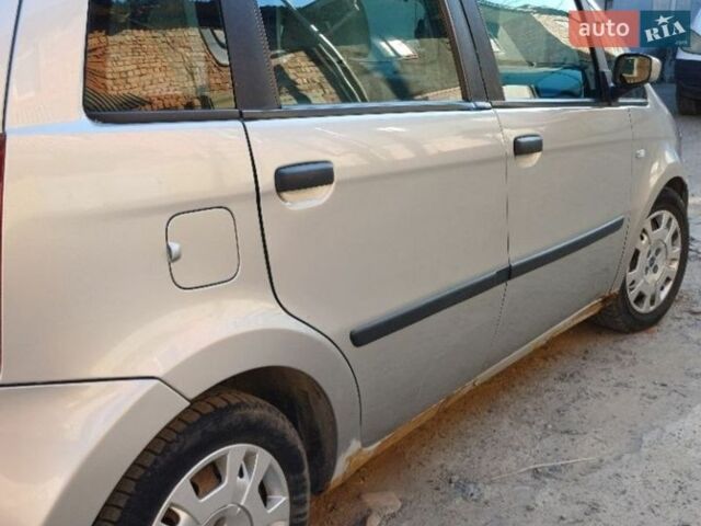 Серый Фиат Идея, объемом двигателя 1.2 л и пробегом 230 тыс. км за 3000 $, фото 4 на Automoto.ua