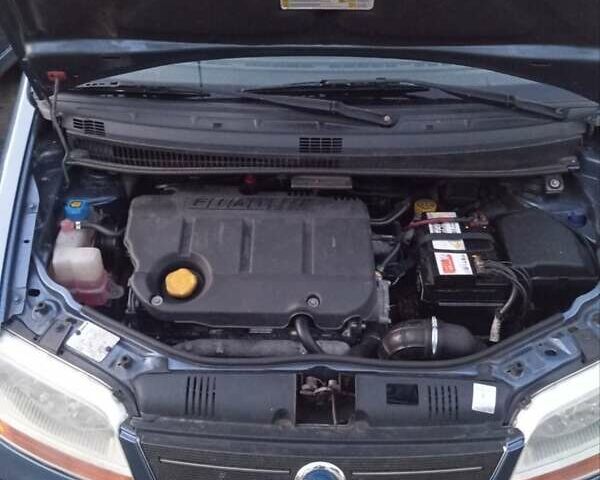 Синий Фиат Идея, объемом двигателя 1.91 л и пробегом 215 тыс. км за 3450 $, фото 1 на Automoto.ua