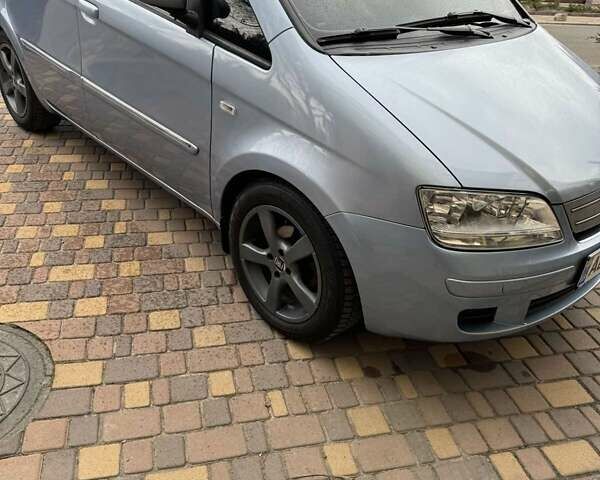 Синий Фиат Идея, объемом двигателя 1.4 л и пробегом 112 тыс. км за 5300 $, фото 20 на Automoto.ua