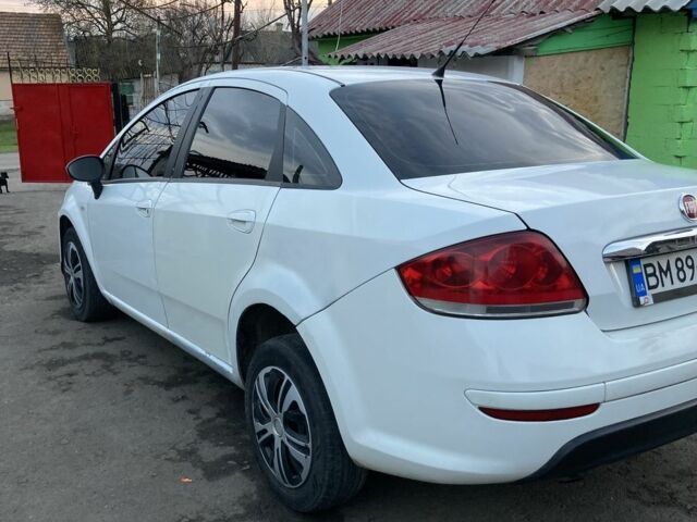 Белый Фиат Линеа, объемом двигателя 1.2 л и пробегом 130 тыс. км за 3500 $, фото 2 на Automoto.ua