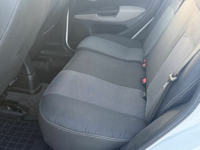 Білий Фіат Лінеа, об'ємом двигуна 1.2 л та пробігом 133 тис. км за 4700 $, фото 6 на Automoto.ua