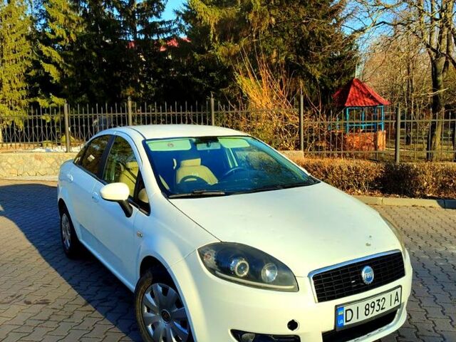 Білий Фіат Лінеа, об'ємом двигуна 1.4 л та пробігом 175 тис. км за 4200 $, фото 2 на Automoto.ua